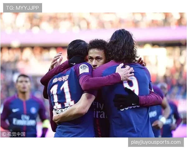 曼联复兴危机？豪门定位渐失，滕哈赫战术体系暴露致命短板！